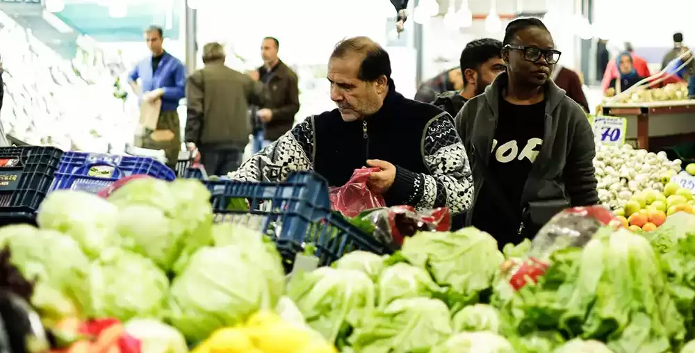 Organic farms avoid toxic inputs, improve soil health, grow clean, sustainable food that supports nature.